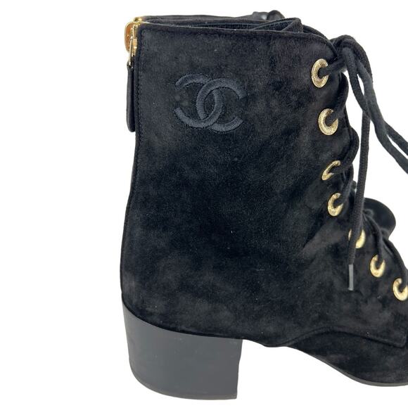 Chanel 2019 Interlocking CC Logo Suede Lace-Up Boots - Picture 6 of 16